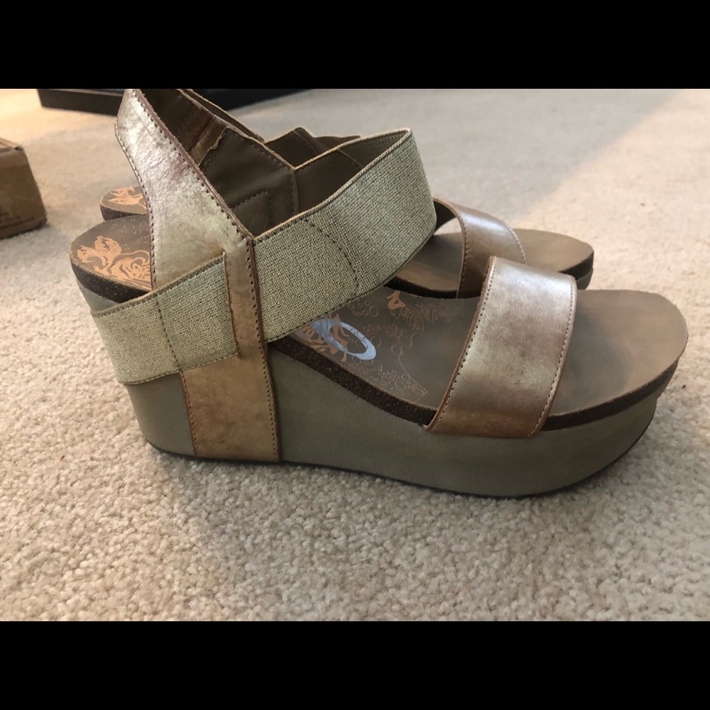 Brand new otbt shoes